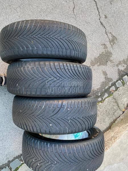 Kumho 215/55 R17 Zimska