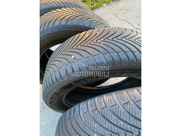 Kumho 215/55 R17 Zimska