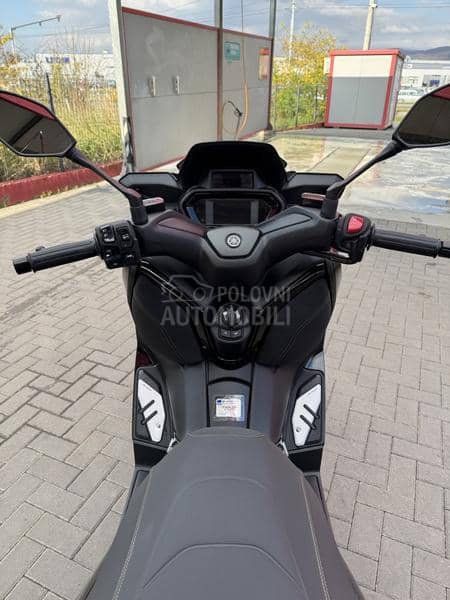 Yamaha XMAX 300 Tech Max AKRAP