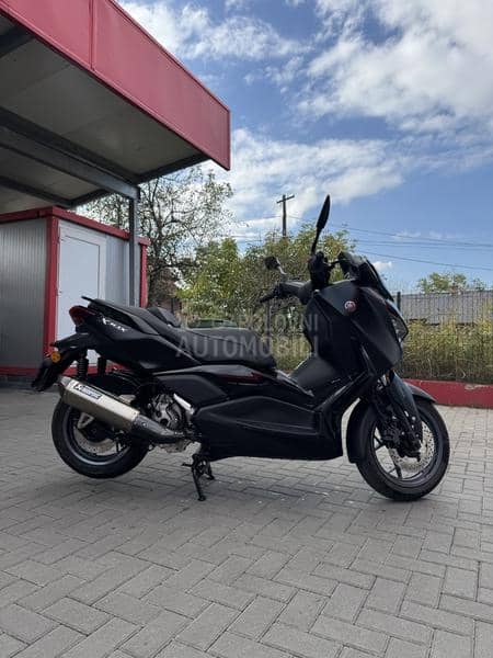 Yamaha XMAX 300 Tech Max AKRAP