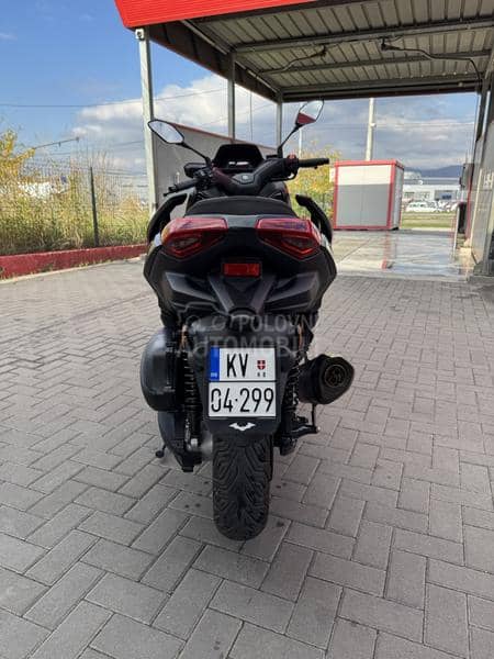 Yamaha XMAX 300 Tech Max AKRAP