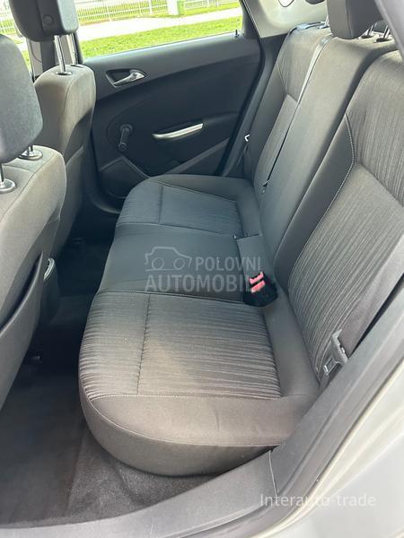 Opel Astra J 1.6 TURBO