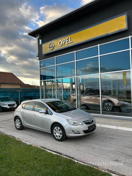 Opel Astra J 1.6 TURBO