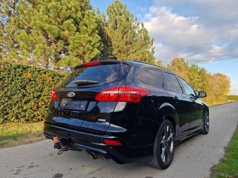 Ford Focus St line//Nov//