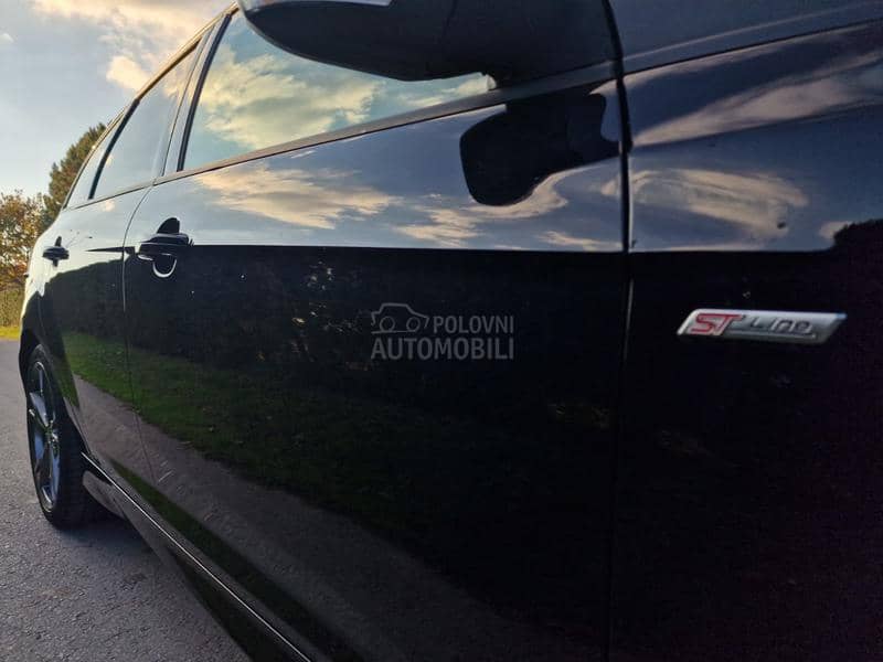 Ford Focus St line//Nov//