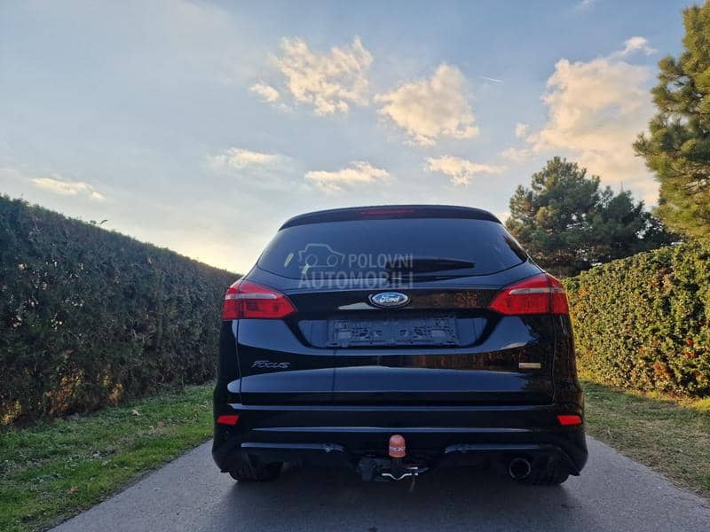 Ford Focus St line//Nov//