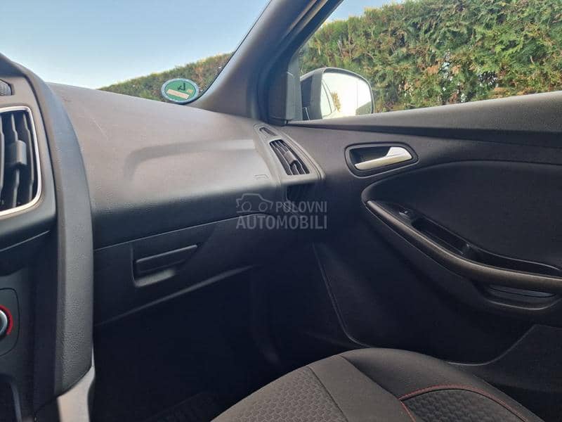 Ford Focus St line//Nov//