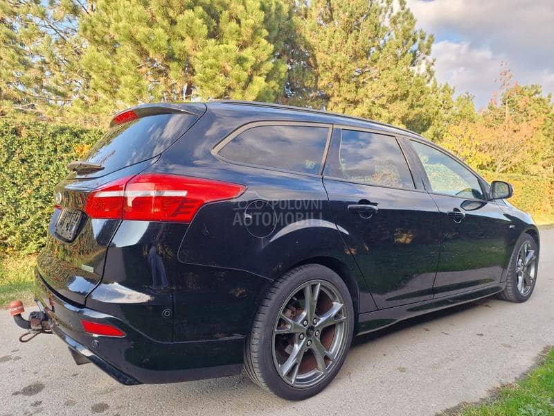 Ford Focus St line//Nov//