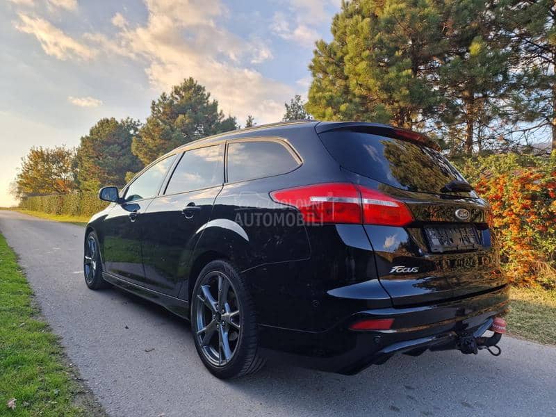Ford Focus St line//Nov//