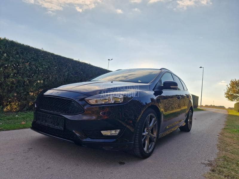Ford Focus St line//Nov//