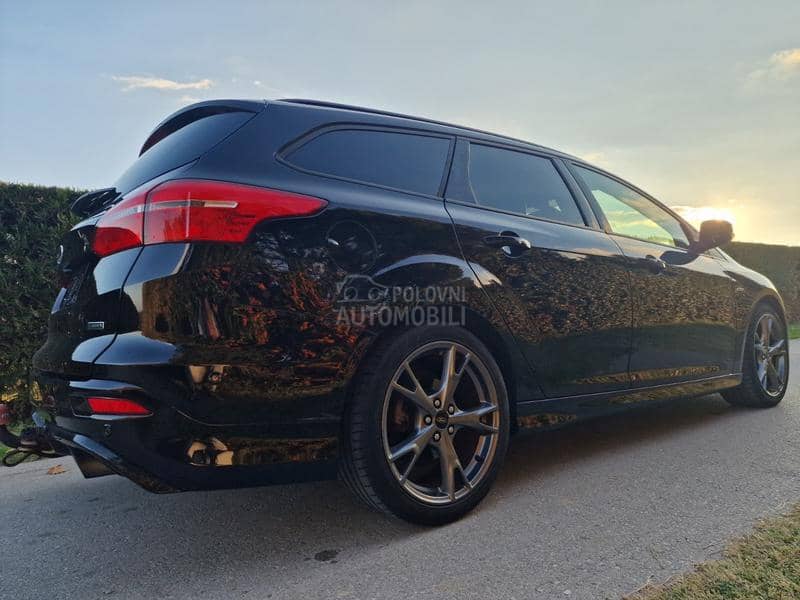 Ford Focus St line//Nov//
