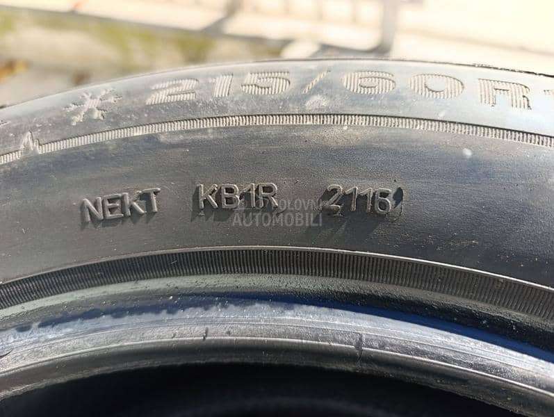 Dunlop 215/60 R17 Zimska