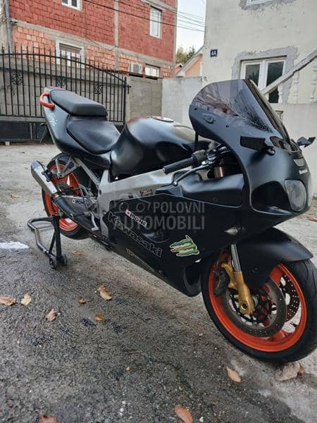 Kawasaki zx7r