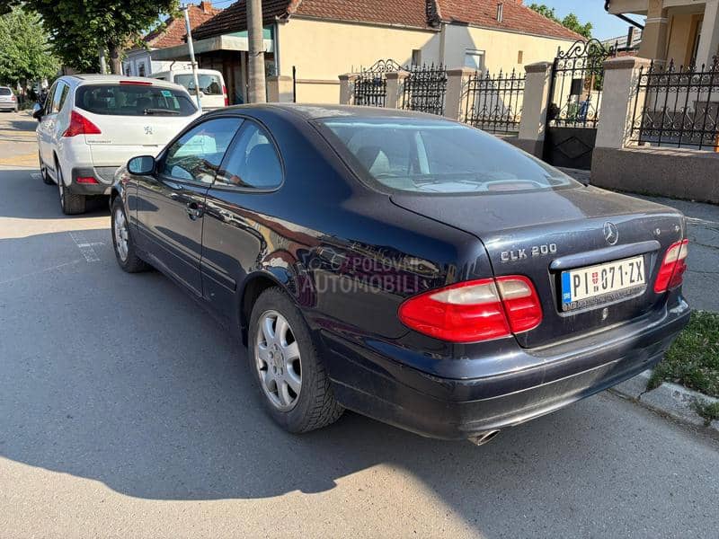 Mercedes Benz CLK 200 hit no