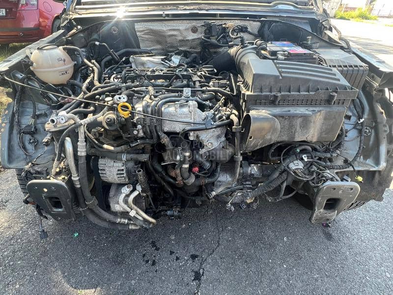 Audi Q3 2016. god. -  kompletan auto u delovima