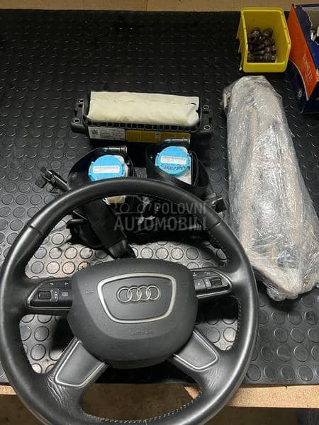 Audi Q3 2016. god. -  kompletan auto u delovima