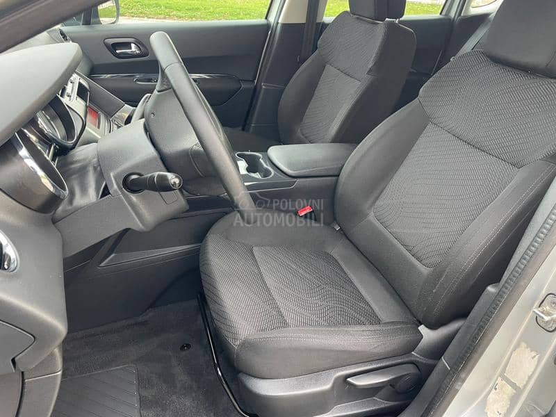 Peugeot 3008 1.6hdi 180.oook.m