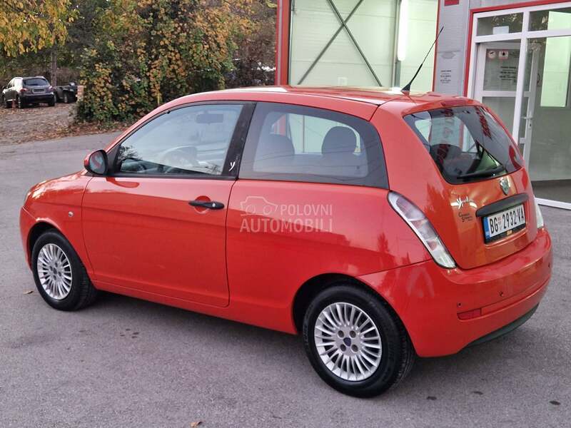 Lancia Ypsilon 1.2 8V 0ČUVANA