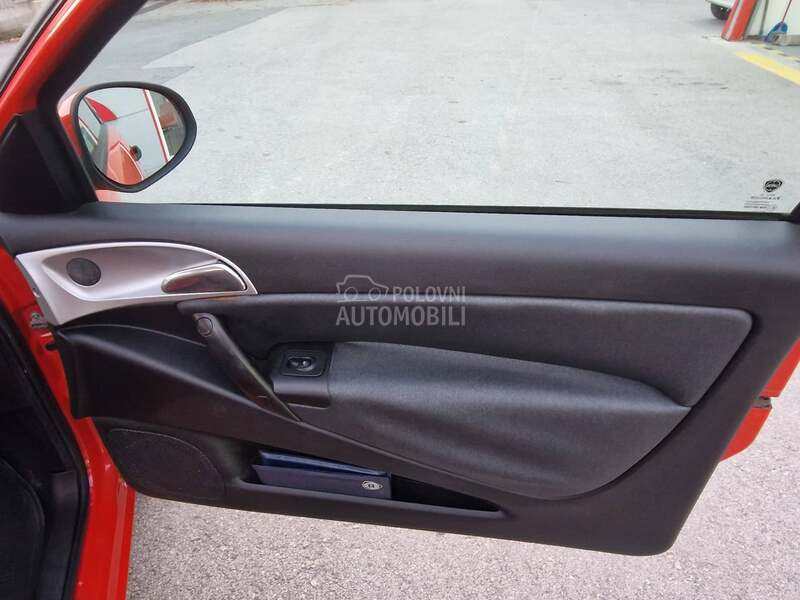 Lancia Ypsilon 1.2 8V 0ČUVANA