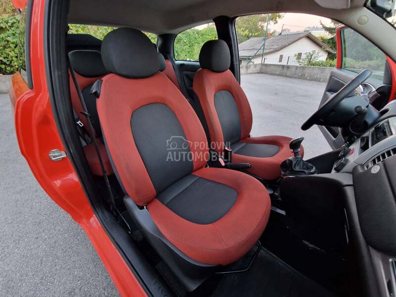 Lancia Ypsilon 1.2 8V 0ČUVANA