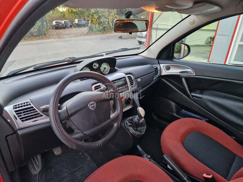 Lancia Ypsilon 1.2 8V 0ČUVANA