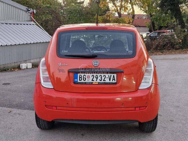 Lancia Ypsilon 1.2 8V 0ČUVANA