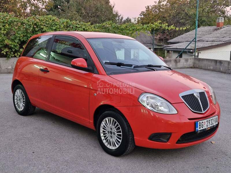 Lancia Ypsilon 1.2 8V 0ČUVANA