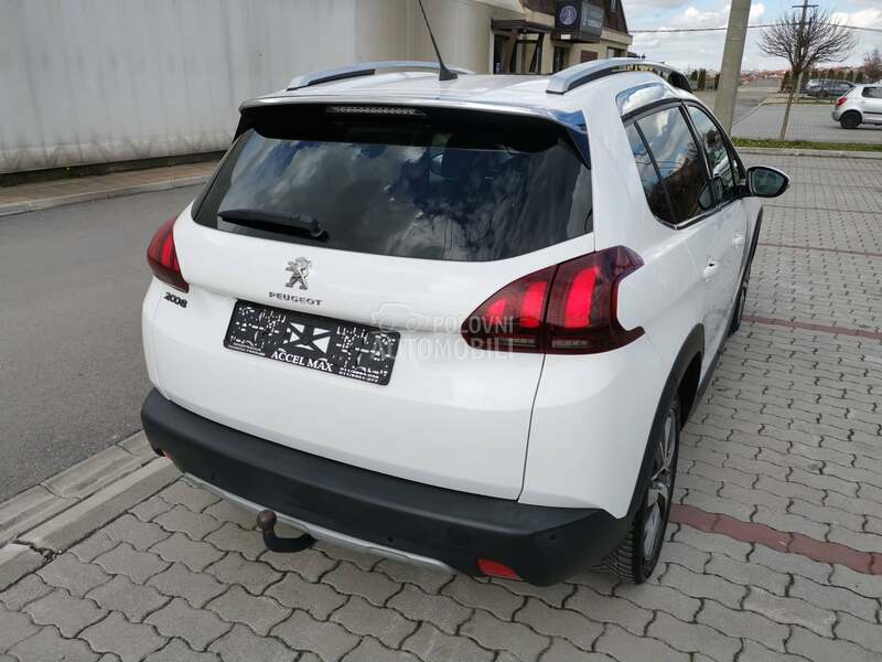 Peugeot 2008 1.2Allure