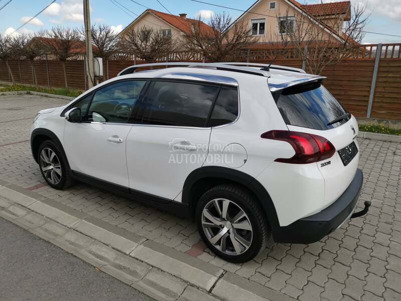 Peugeot 2008 1.2Allure