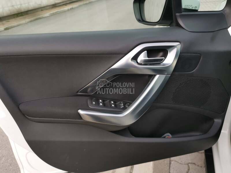 Peugeot 2008 1.2Allure