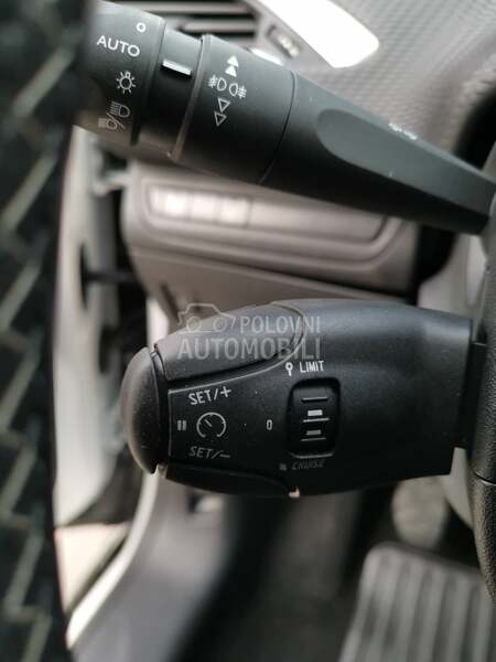 Peugeot 2008 1.2Allure