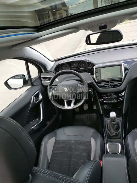 Peugeot 2008 1.2Allure