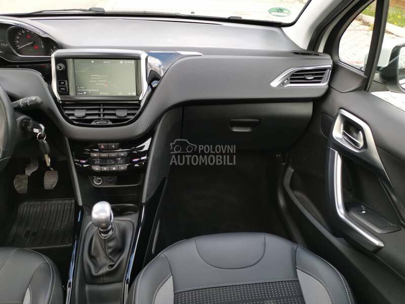 Peugeot 2008 1.2Allure