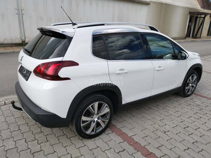 Peugeot 2008 1.2Allure