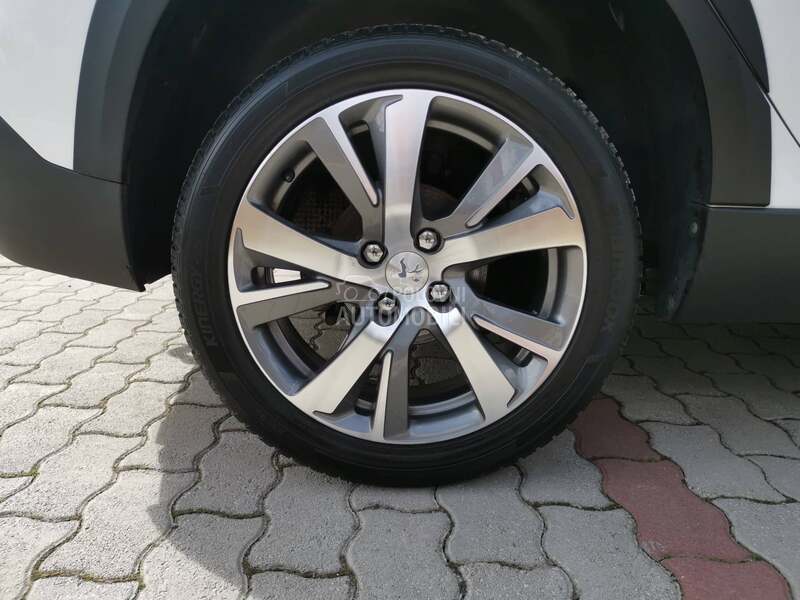 Peugeot 2008 1.2Allure