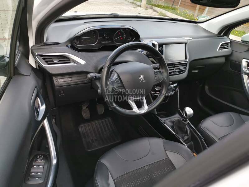 Peugeot 2008 1.2Allure