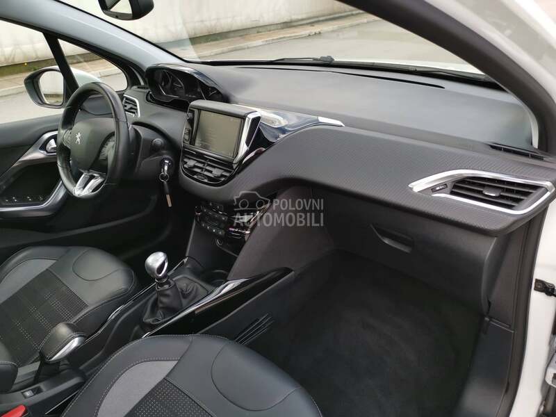 Peugeot 2008 1.2Allure