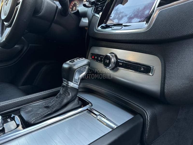 Volvo XC90 D5 AWD
