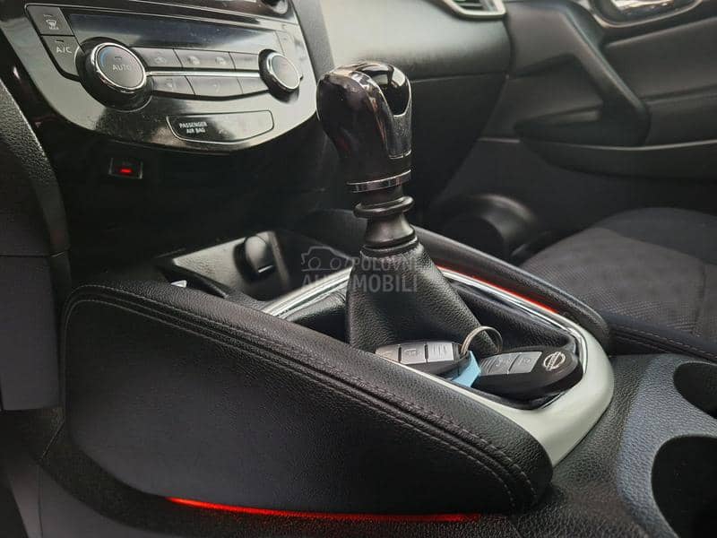 Nissan Qashqai 1.5  PANO/KAM 360