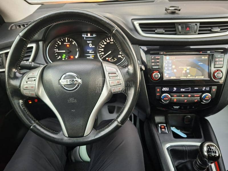 Nissan Qashqai 1.5  PANO/KAM 360