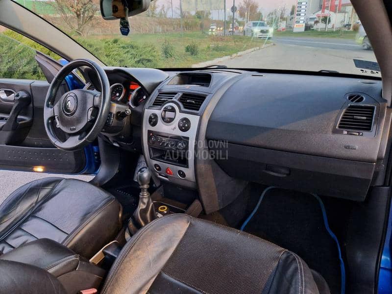 Renault Megane 2.0i