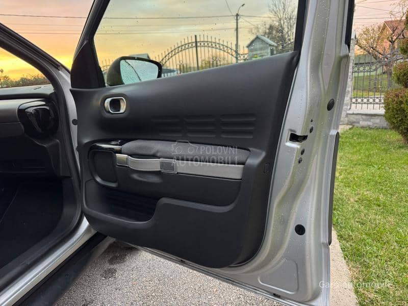 Citroen C4 Cactus 1.2 SVAJCARSKA NOV