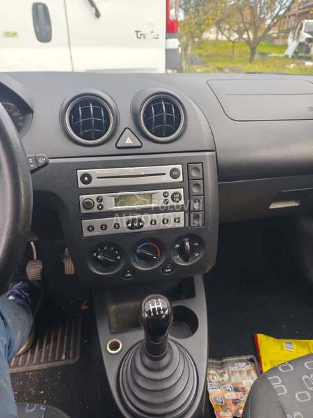 Ford Fiesta 1.3 b