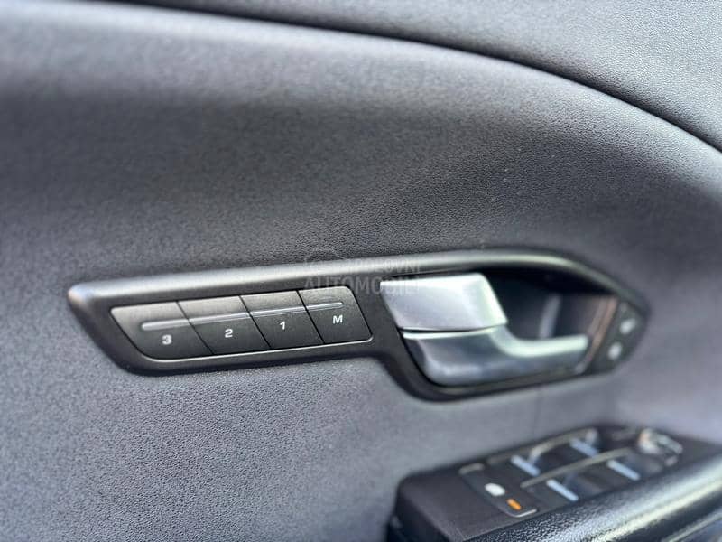 Land Rover Range Rover Evoque 20d AT DINAMIC PANO