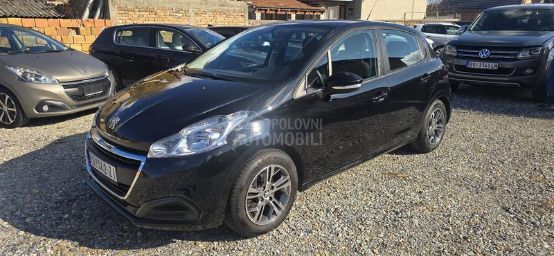 Peugeot 208 1.2b 96 000 k m