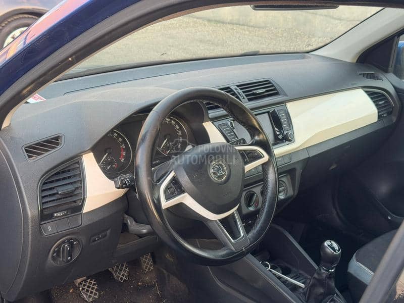 Škoda Fabia 2014. god. -  kompletan auto u delovima