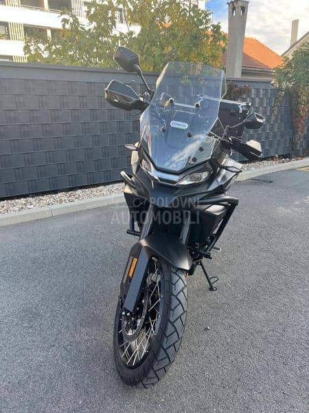 CFMOTO 700 MT