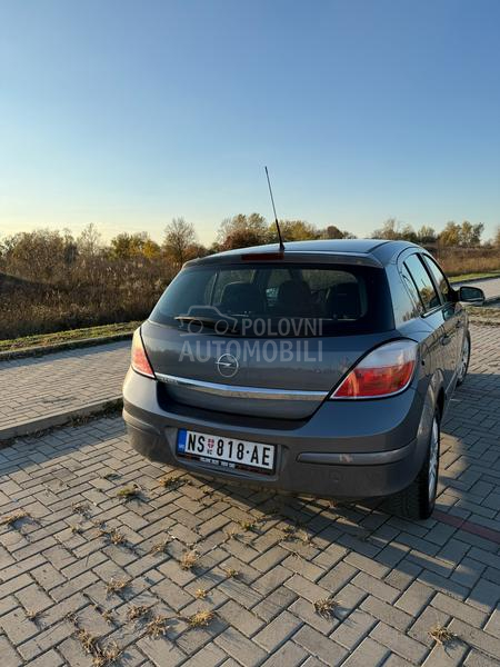 Opel Astra H 1.7 cdti
