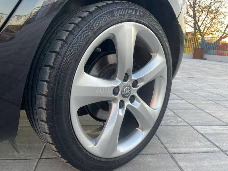 Opel Astra J 1.6 Turbo CH