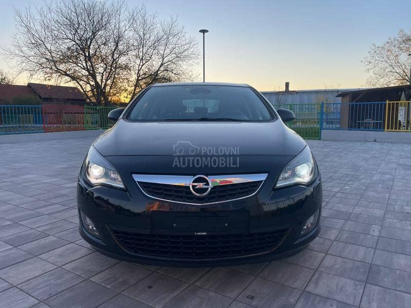 Opel Astra J 1.6 Turbo CH